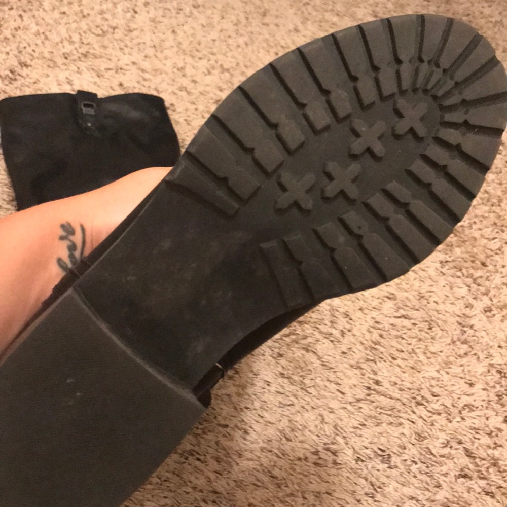 Boots - Picture 5 of 5